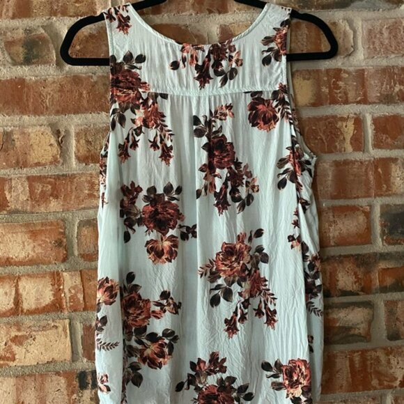 Nollie 🌸 tank - Picture 2 of 4